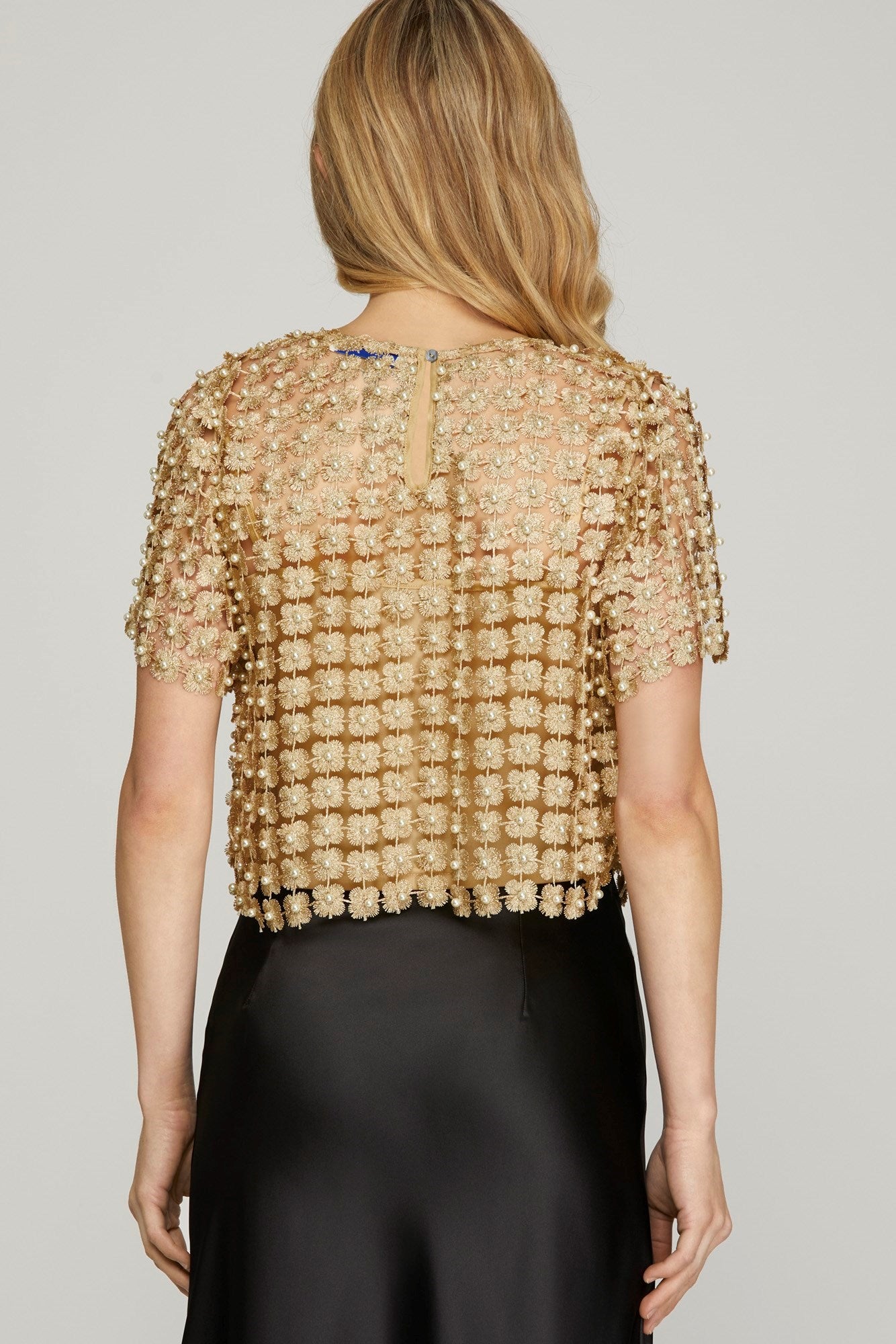 CROCHET LACE PEARL TOP