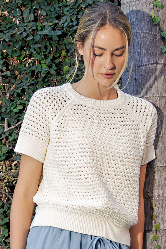 SHORT SLEEVE KNIT TOP