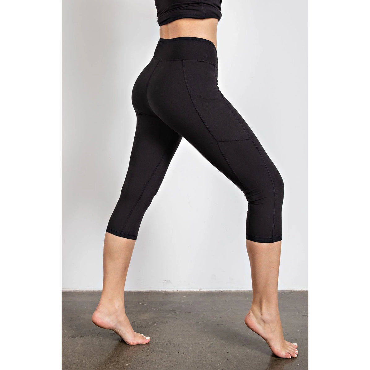 Capri Length Yoga Leggings with Pockets