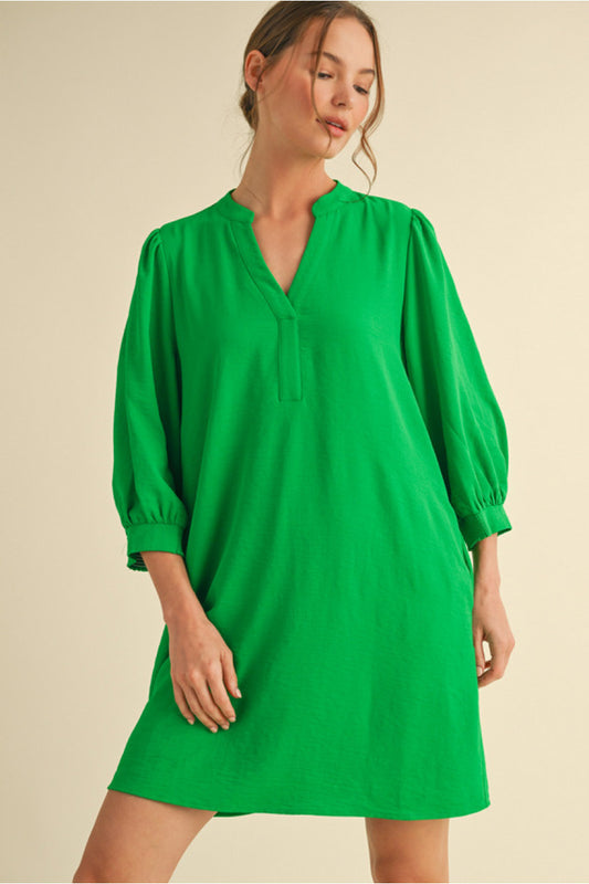 Solid dress with split U-neck