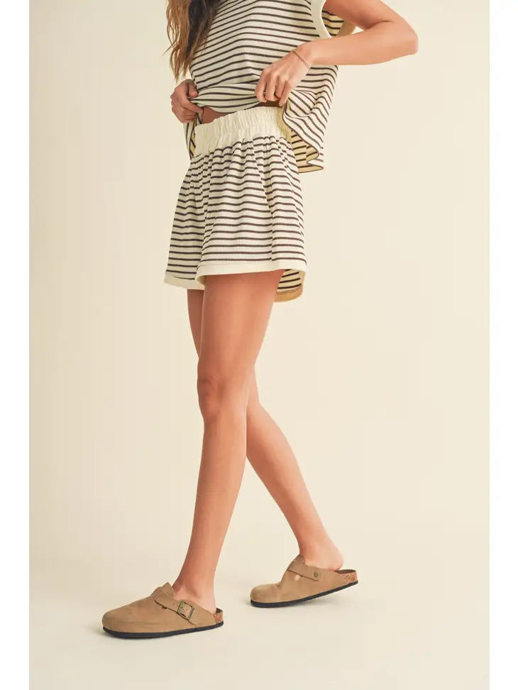 Textured Stripe Pattern Knitted Shorts