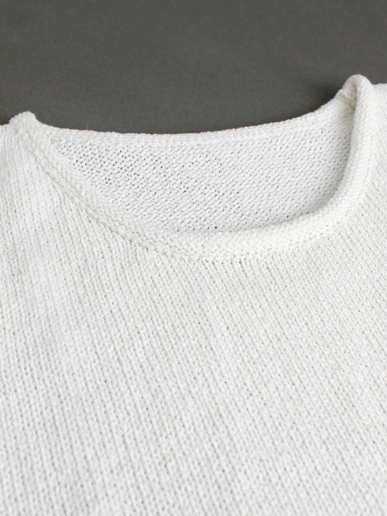 Knit crop top crew-neck tank top: White - The Season Boutique