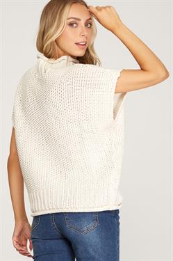 SLEEVELESS MOCK KNIT SWEATER