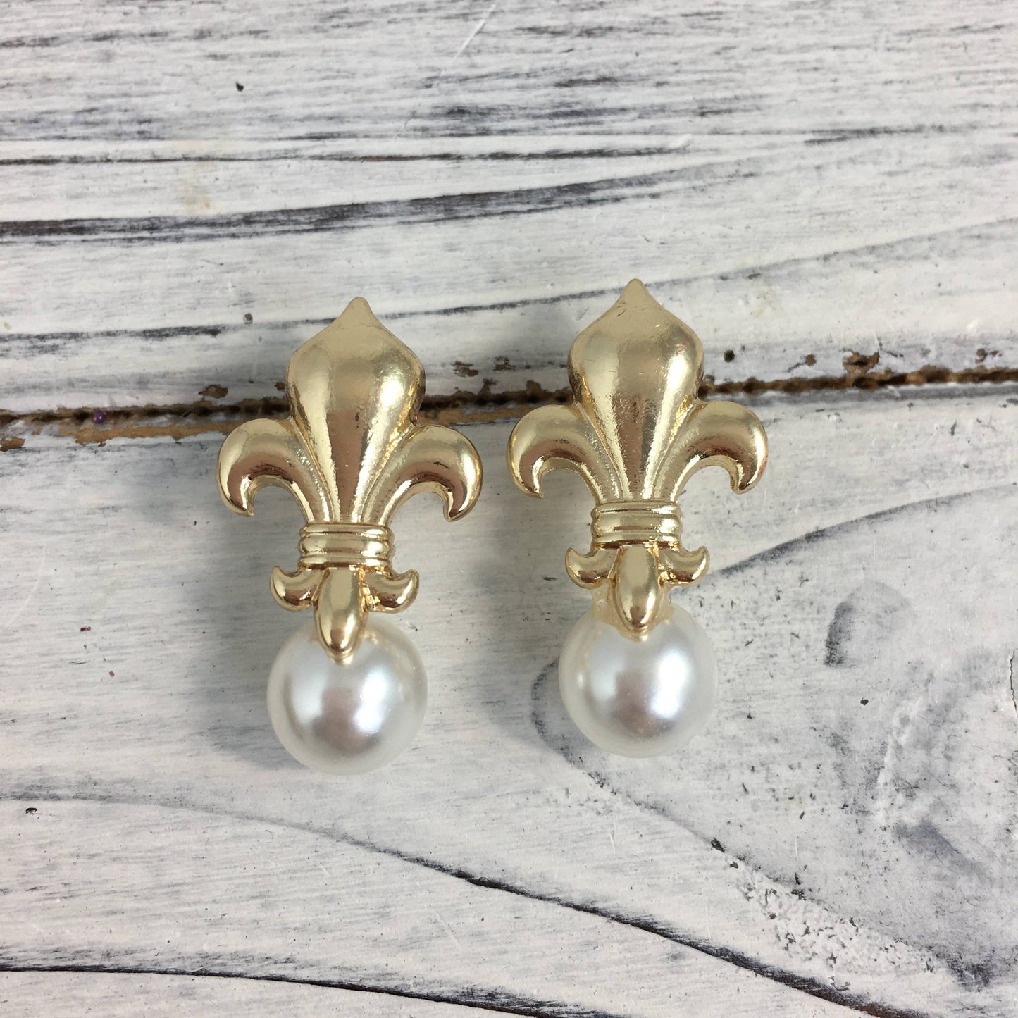 fleur de lis pearl earrings