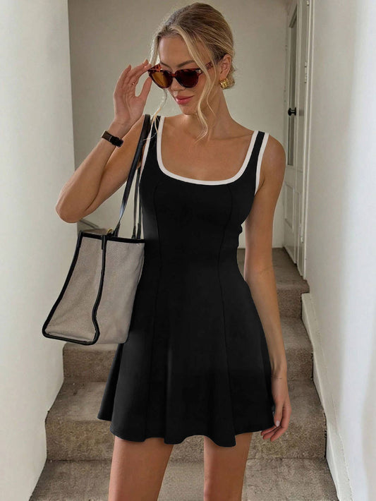 Sporty contrasting-edge dress - The Season Boutique