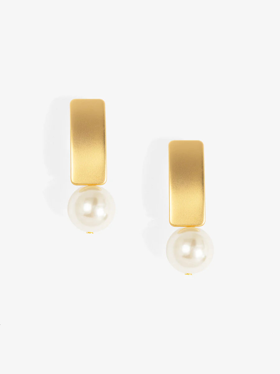 Mixed Gold and Pearl Drop Earring