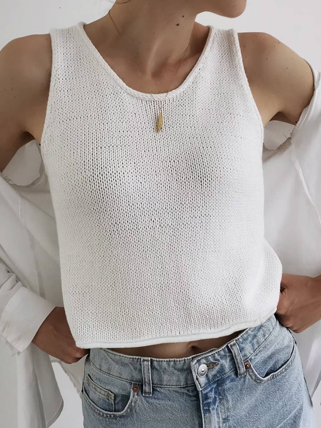 Knit crop top crew-neck tank top: White - The Season Boutique